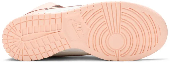 Wmns Dunk High 'Crimson Tint'