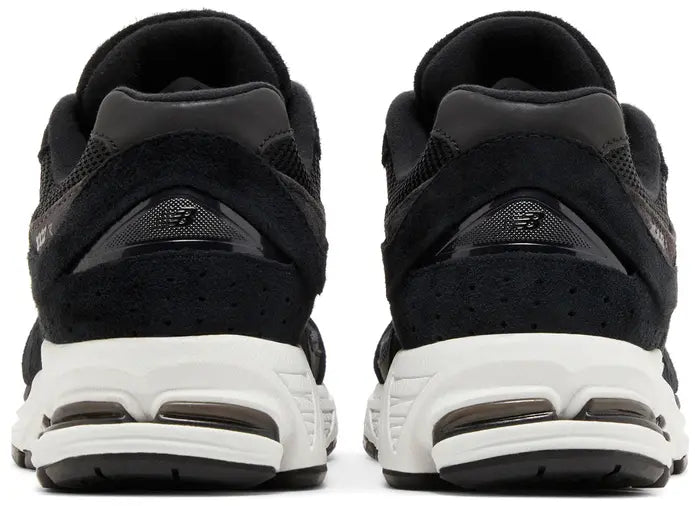 2002R 'Black Gunmetal'