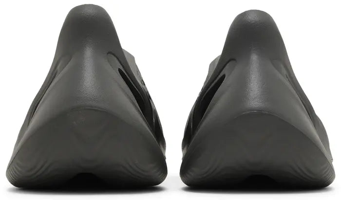 Yeezy Foam Runner 'Carbon'