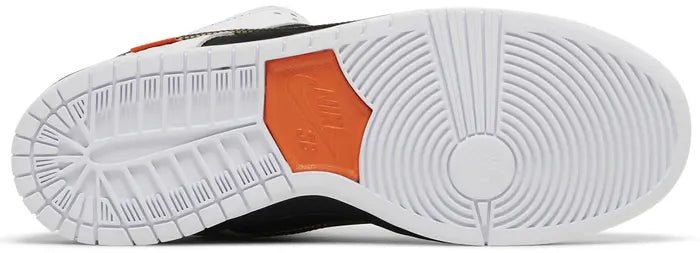 TIGHTBOOTH x Dunk Low SB