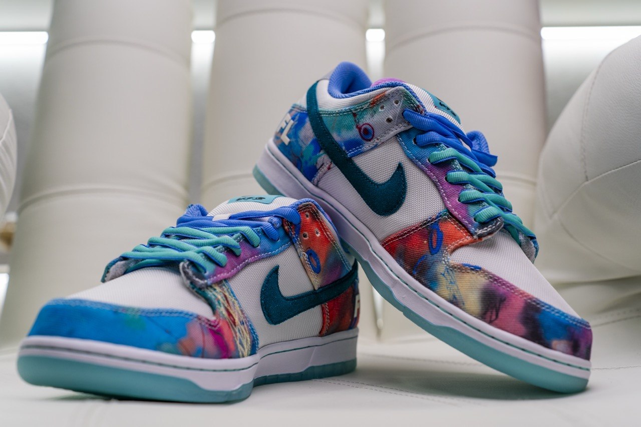 NIKE