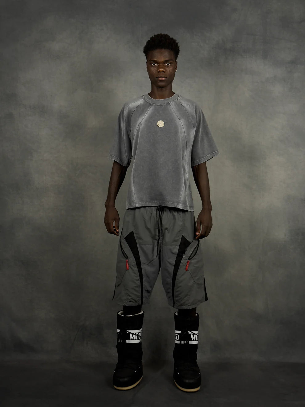 IRON TEE // FOOMO GREY