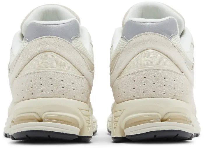 2002R 'Calm Taupe'