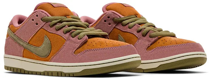 Dunk Low SB 'Red Stardust'